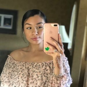 Meet your Posher, Alexia